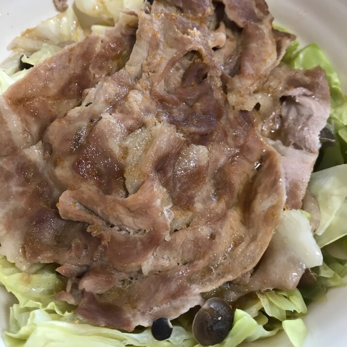 レンジで簡単！キャベツとキノコと豚肉の柚子胡椒蒸し